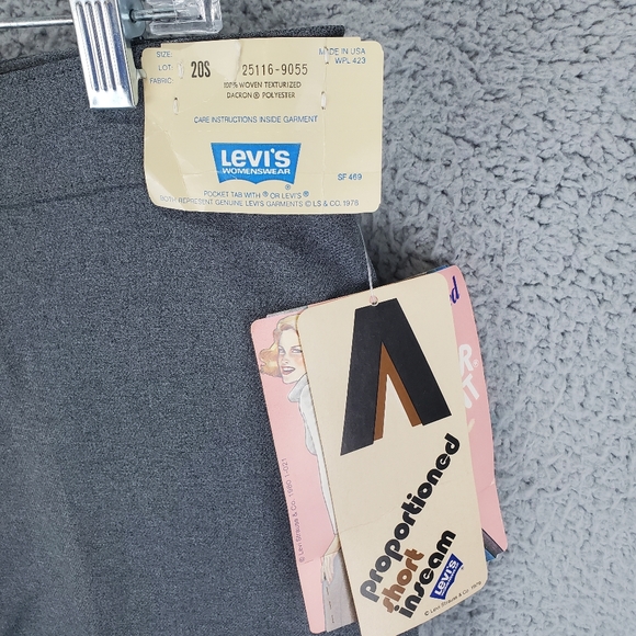 Vintage Levi's Womens High Waisted Bend Over Pant Short Inseam Size 20 S 34x32 - Picture 3 of 10